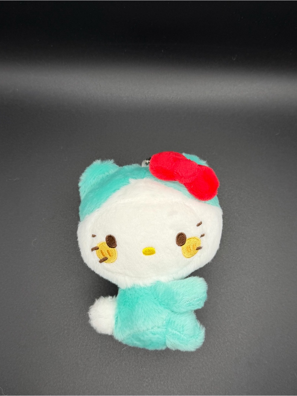Sanrio X Twinzy Itzy Hello Kitty Keychain/plush